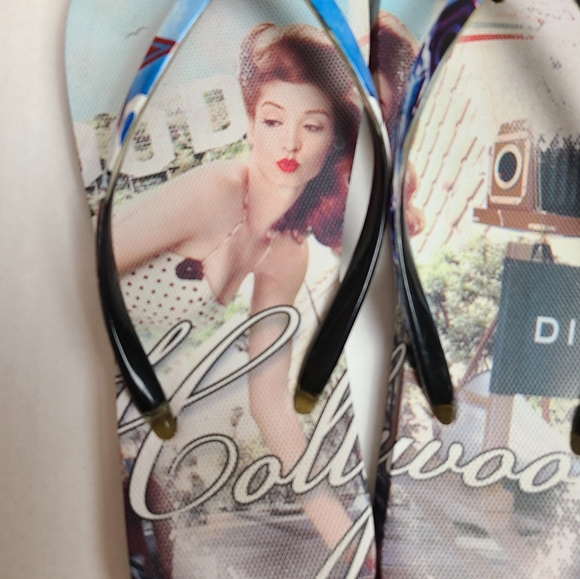 Hollywood Pinup Girl Retro Flip Flops - Picture 2 of 8